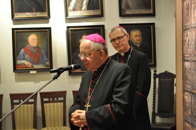 Bp Roman spotkał się z przedstawicielami duchownych i świeckich diecezji płockiej