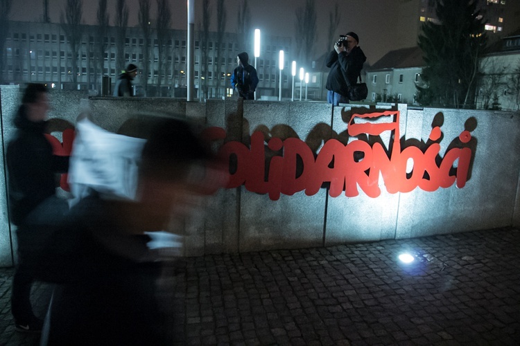 Cześć i chwała bohaterom!