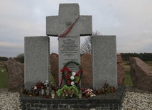 Pomnik polskich ofiar ukraińskich nacjonalistów zniszczony