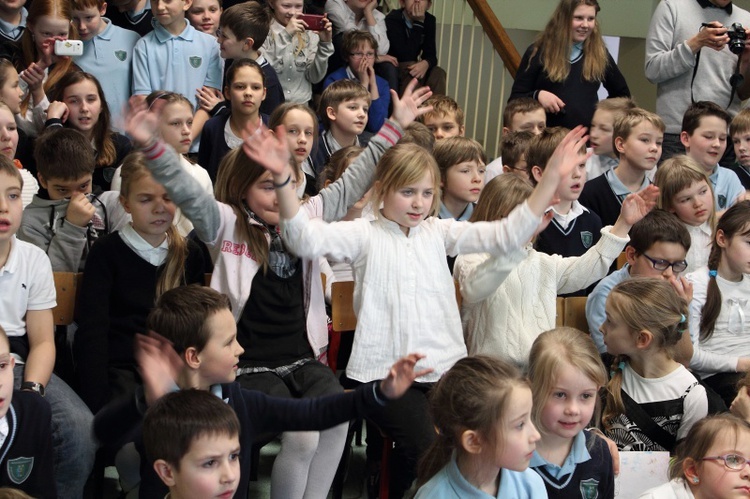 Studenci w katolickiej szkole