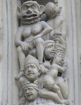 Z portalu Notre Dame w Paryżu