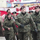  Przedstawiciele Związku Strzeleckiego Rzeczypospolitej regularnie biorą udział w manifestacjach patriotycznych.  Na zdjęciu: Podczas obchodów Dnia Żołnierzy Wyklętych