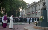 W czasie IV pielgrzymki do ojczyzny 7 i 8 czerwca 1991 r. Jan Paweł II przebywał w Płocku. Papieska katecheza i modlitwa była wypowiedziana również przy pomniku abp. Antoniego Juliana Nowowiejskiego, w pobliżu seminarium duchownego