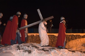 Rok temu Droga Krzyżowa odbywała się w zimowej scenerii