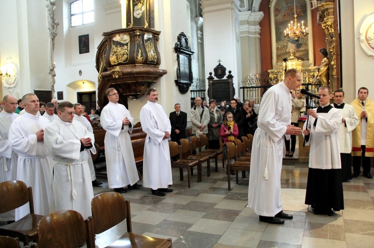 Promocja nadzwyczajnych szafarzy Komunii św.