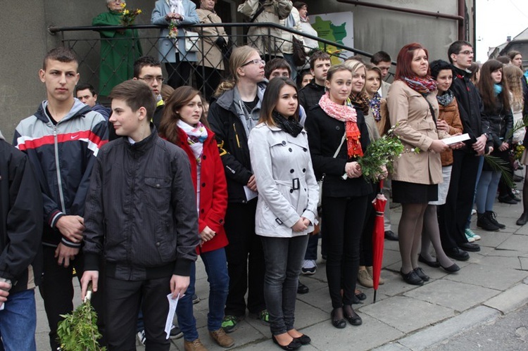 Niedziela Palmowa Młodych: procesja do katedry - cz. 1