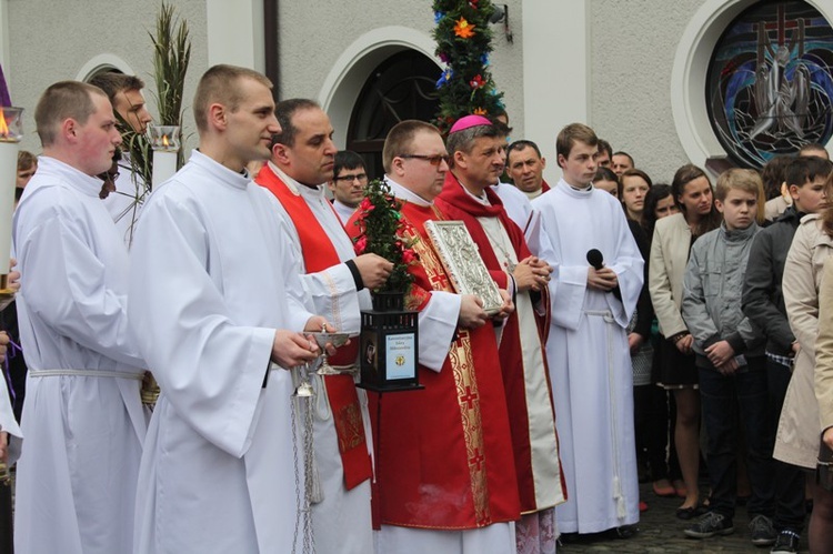 Niedziela Palmowa Młodych: procesja do katedry - cz. 1