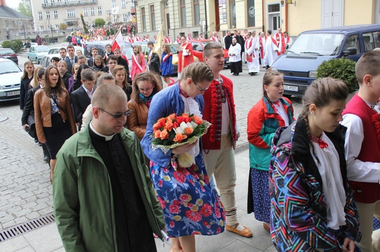 Niedziela Palmowa Młodych: procesja do katedry - cz. 2