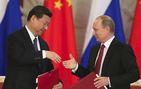W pierwszą po wyborze zagraniczną podróż prezydent Chin Xi Jinping pojechał do Moskwy. Na zdjęciu z Władimirem Putinem na Kremlu po podpisaniu memorandum na dostawę rosyjskiego gazu do Chin