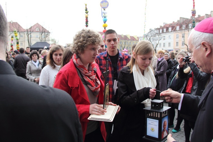 Przekazanie replik symboli ŚDM