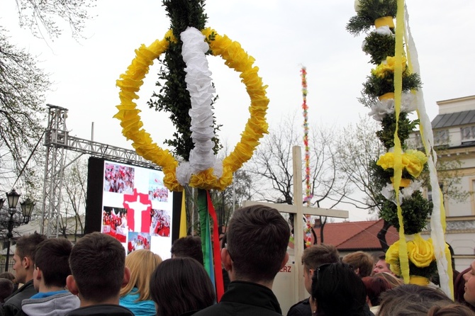 Przekazanie replik symboli ŚDM