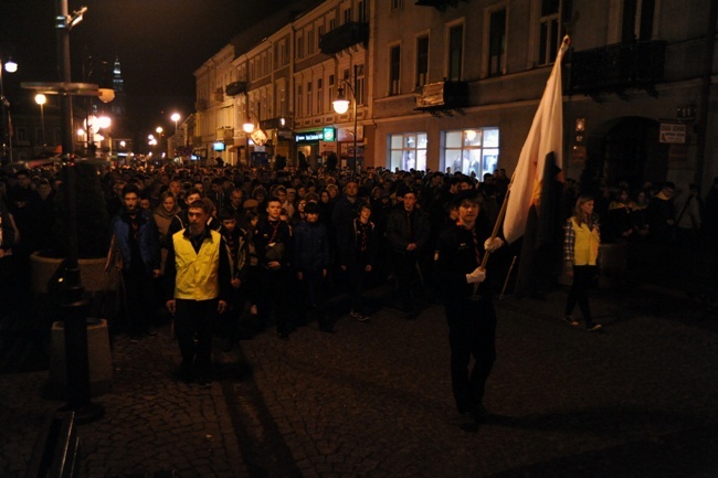 Droga Krzyżowa w centrum Radomia