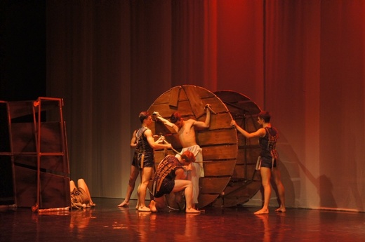 "Pasja" w wykonaniu Kieleckiego Teatru Tańca