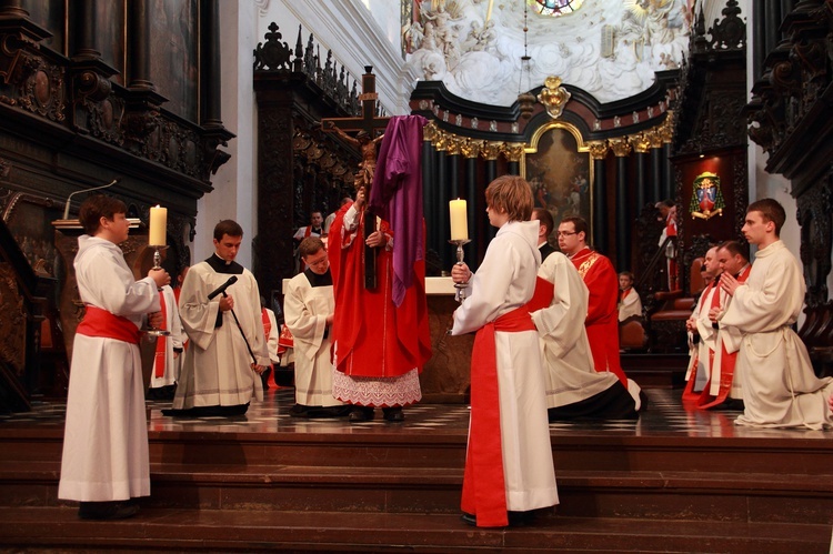 Liturgia słowa i adoracja krzyża