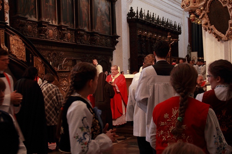 Liturgia słowa i adoracja krzyża