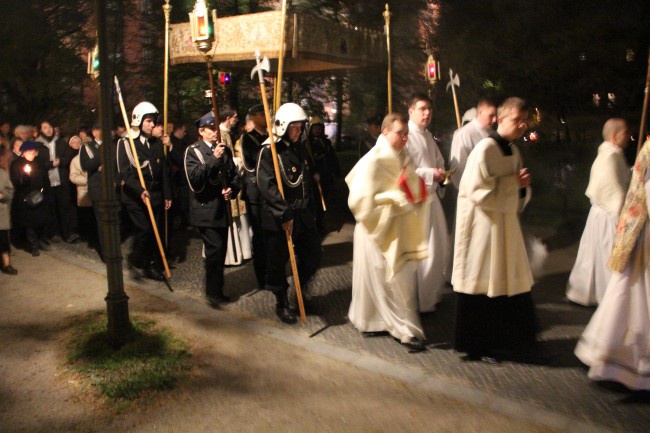 Procesja rezurekcyjna w katedrze wrocławskiej