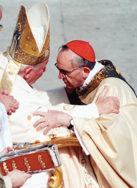 22 lutego 2001 r. Jan Paweł II mianował abp. Bergoglio kardynałem