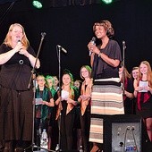 Koncert finałowy w sali Miejskiego Ośrodka Kultury w Bielawie, solistki: Agnieszka Górka-Tomaszewska i Beverly Minor