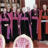 8.10.1962. Jan XXIII przyjmuje kard. Wyszyńskiego i polskich biskupów przed rozpoczęciem soboru