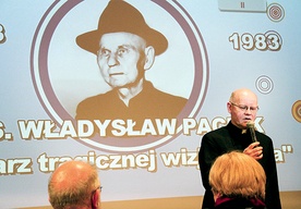   O ks. Władysławie Paciaku i historii powstania albumu opowiadał ks. prał. Edward Poniewierski Poniżej: Warto zapoznać się z tą publikacją