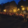 Kilkaset osób, Niemców i Polaków, wzięło udział w dziękczynnej procesji światła pomiędzy granicznymi mostami w Zgorzelcu. Modlitwie przewodniczył bp Wolfgang Ipolt, ordynariusz diecezji z Goerlitz