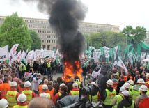 Tysiące górników opanowało Katowice