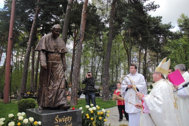 Poświęcenie pomnika św. Jana Pawła II