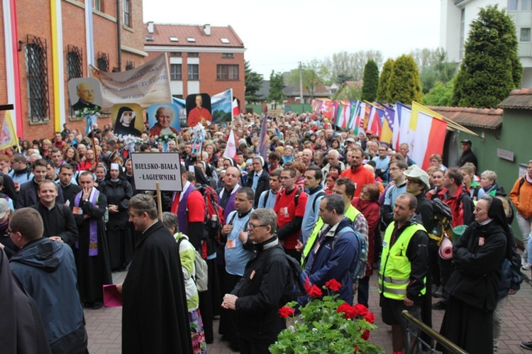 Przywitani przez biskupa Jana Zająca