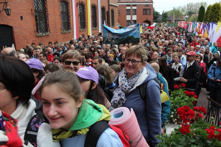 Przywitani przez biskupa Jana Zająca