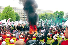 Przyczyną protestów jest brak reakcji rządu na katastrofalną sytuację sektora górnictwa węgla kamiennego w Polsce