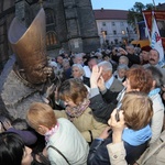 8 maja - pomnik odsłonięty