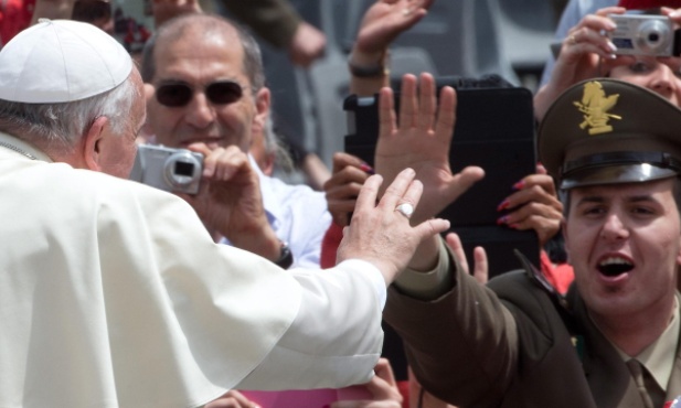 Papież: Bycie świętym to nie udawanie fakira