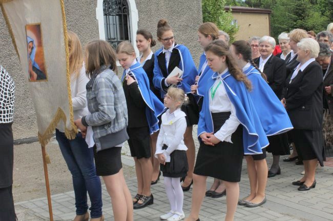 Stulecie marianek w Zbrosławicach