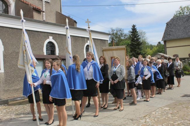 Stulecie marianek w Zbrosławicach