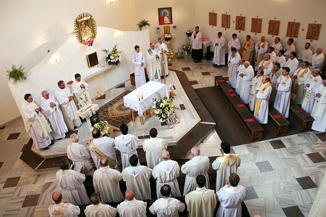Ostrawsko-opawscy księża i diakoni na pielgrzymce