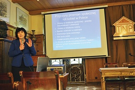 Dr Liliana Tomaszewska mówiła o roli kobiet we współczesnym społeczeństwie. Jej wykład był przyczynkiem do ożywionej dyskusji o gender w Towarzystwie Naukowym Płockim 