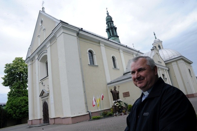 Na uroczystości, które rozpocznie Msza św. w zabytkowym kościele pw. Jakuba, zaprasza proboszcz ks. kan. Dariusz Skrok