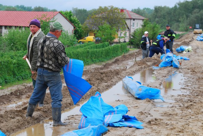 Remont wału na Wiśle