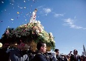 3.05.2014. Fatima. Portugalia. Dziesiątki tysięcy pielgrzymów z całego świata uczestniczyło w procesji z figurą Matki Bożej w fatimskim sanktuarium w 97. rocznicę objawień Maryi trzem pastuszkom