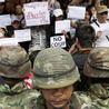 Tajlandia: Areszt ma uspokoić polityków?