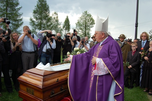 Ostatnie pożegnanie ks. Tadeusza Juchasa cz.1