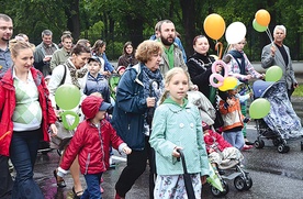  W ubiegłym roku nawet deszcz nie zniechęcił rodzin do wzięcia udziału w marszu