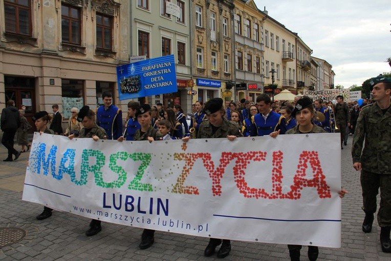 Hasłem tegorocznego marszu było "Rodzina obywatelska. Rodzina-wspólnota-samorząd”.