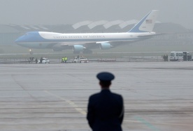 Air Force One wylądował w Warszawie