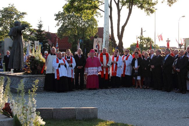 Poświęcenie dzwonnicy Ksiądz Jerzy w Rumi