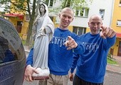 Piotrek i Jacek ruszają  z Dobrą Nowiną w Polskę.  Łyse banie głoszą zmartwychwstanie!  