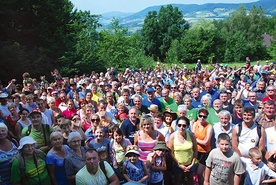 Chętnych do wspinania się na Grodzisko nigdy nie brakuje