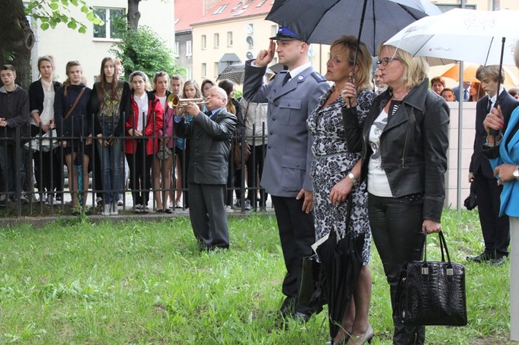 Dąb Pamięci st. post. Józefa Szarka w Oświęcimiu