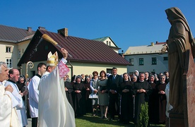 Poświecenie figury bł. Małgorzaty Szewczyk w Oświęcimiu