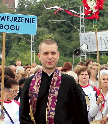  Ks. Jarosław Tomaszewski pracował jako wikariusz m.in. w Glinojecku, Płocku i Płońsku. Przez kilka lat był przewodnikiem Pieszej Pielgrzymki z Płocka na Jasną Górę. Od 16 czerwca rozpoczął pracę jako misjonarz w Urugwaju